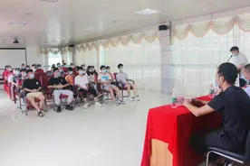 德庆这10名高考优秀学子免费学车考驾驶证图片