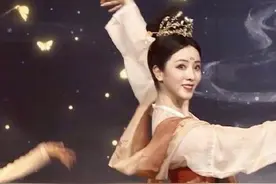 央视主持人李思思舞蹈首秀惊艳 网友点赞：2022年春晚独舞图片