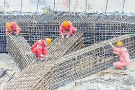 武汉两湖隧道加紧盾构井施工图片