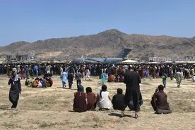 美在阿富汗空运行动为何“史上最难”？法媒：最大困难之一是需撤离人数太多图片