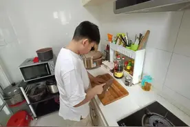 “妈妈，我都学会做饭了，等你从扬州回来我做给你吃”图片