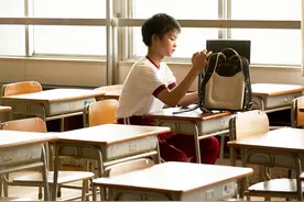 心理问答｜住校的儿子为打游戏不上课，怎么办？图片