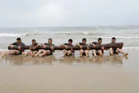 直击海训现场，风浪铸就两栖尖兵！图片