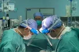 勇闯器官移植“禁区”！深圳市三院完成广东首台艾滋病肾移植图片