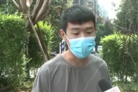 骑手被取消订单当面怒砸外卖图片