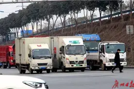 下月起货车年检要检空车质量，“大吨小标”车尽快整改图片