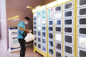 武汉街头涌现一批外卖取餐柜图片