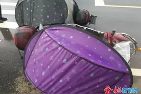 事发梁弄！空无一人的马路上，两辆电动车相撞……背后有何蹊跷？图片