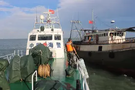 渔船失去动力，5名渔民海上漂航16小时后终获救图片