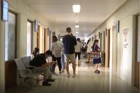 梭子蟹加啤酒！浙江一男子半夜痛到怀疑人生，医生紧急提醒图片