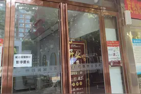 走访｜疫情下的街头理发店如何突围？路边理发只理不洗价钱便宜一半，个别门店却悄悄开门图片