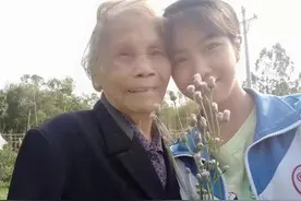 对话带91岁奶奶上大学的茂名18岁孤女：她患病后离不开我图片