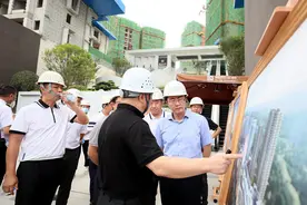 唐兴伦调研贵阳经开区“三改”工作及生态环境建设工作图片