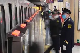 贯通！北京地铁1号线、八通线本周日起实现跨线运营视频封面