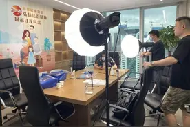 江汉普法短剧刷屏，农民工变身演员教维权图片