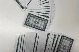 打牌“出老千”被发现 他报警称手机被抢请民警来评理图片