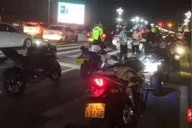 改装摩托车“炸街”扰民，镇江新区交警连查5辆图片