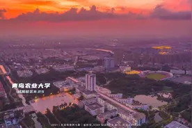 情报站｜超燃！青岛情报员航拍火烧云美景，赤霞橘光溢出天穹图片