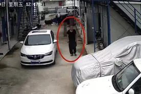 嫌疑人骑车迎面而来，民警一眼认出三秒钟抓捕归案图片
