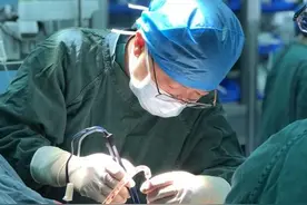 跨越千里从四川到湖北，年近八旬科学家带着老伴来汉去痛图片