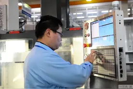 力争在岗职工继续教育参与率达到70%！上海出台的这份文件为产业工人发福利图片