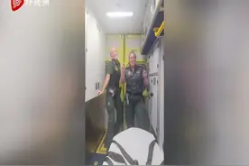 英国医护人员在救护车里跳舞录视频 遭网友批评图片