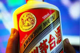 ESG主题基金第一重仓股是茅台，基金经理是咋想的？| 一手视频封面