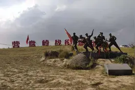 兰州老人守护红色遗址几十年 爱心人士为其孙儿助学解忧困图片