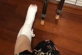 市民投诉到深圳知名儿童游乐园玩项目受伤，拐角楼梯两人摔伤图片