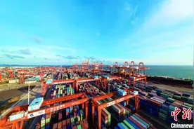 广西北部湾国际门户港携手东盟打造“西部开放新门户”图片