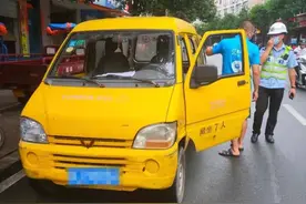 “神车”为啥都要拆掉座椅？！这样很危险图片
