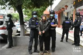 楚雄一男子持射钉枪打伤保安！抢走30枚钻戒！一审被判死缓图片