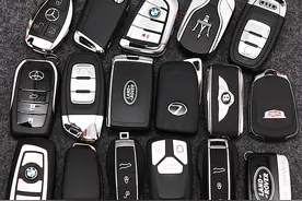 买完奥迪，交车时仅收到一把钥匙，另一把“随后再到”？车主索赔三倍购车款遭拒图片