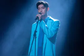 韩团188cm激帅男星大陆选秀爆红！6年前「手腕坏死」遇悲惨意外图片