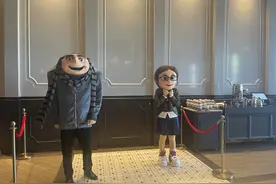 北京环球度假区探营②：体验霸天虎过山车的4.5秒极限加速图片