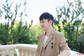 红星专访｜苏可：从刀疤到保温杯，我们一点一点给大江抠细节图片
