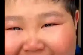 重庆一男孩开学前补作业，场面太搞笑图片