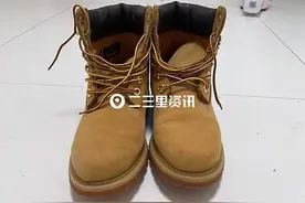 市民去洗鞋店刷鞋后发现鞋码不对，商家的回复却很疑惑图片