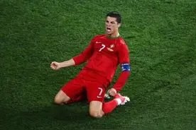 爷青回！C罗重返曼联图片