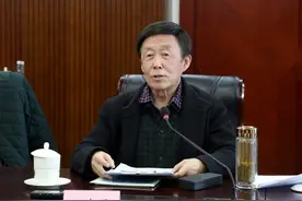 啄木声声｜微评“饭圈”乱象图片