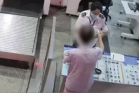 用“敌敌畏”杀蚊子？男子欲携带剧毒农药上火车被行拘图片