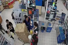 超市营业员自导自演篡改零售价，盗买奶粉被刑拘视频封面