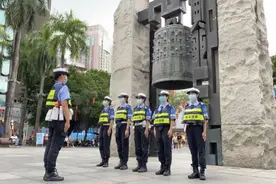 95后深圳女孩上阵做保安！东门女子巡查队员引关注图片