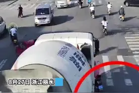 浙江一女子被卷入搅拌车拖行40多米，事后自行从车底爬出图片