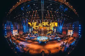 重庆QGhappy4-2取胜，成就KPL六冠王传奇图片