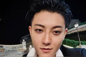 黄子韬发狠运动「手臂壮一大圈」！穿背心爆肌…粉丝惊：过于猛图片