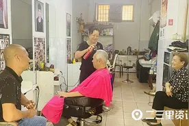 「凡人故事」剪一次头5块钱 也许是宝鸡市最便宜的理发店 老物件一秒唤醒童年回忆图片