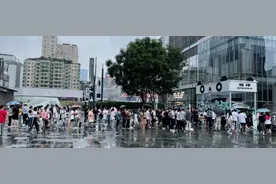 不光“搅局”更要“重塑”赛那SIENNA开启高端MPV车市新格局图片