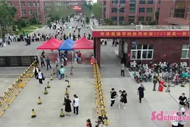 正是读书好时光 菏泽思源学校迎来1012名高一新生图片