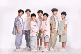 无底线造星可休矣！"天府少年团”遭批：“催熟”少年的资本，只想“摇钱”图片